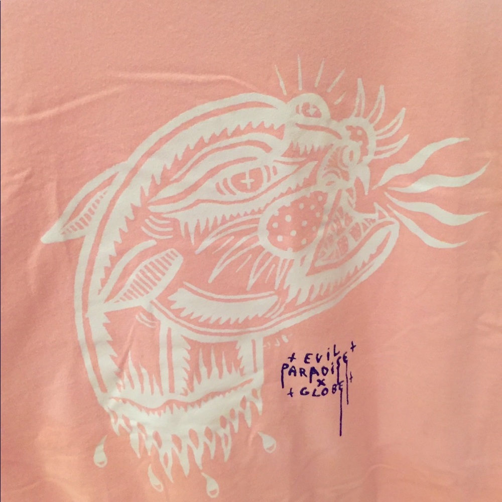 Evil Paradise Globe Salmon T-shirt Mens S NWT
